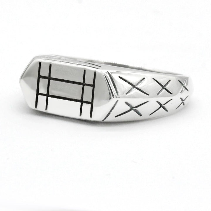 טבעות לגבר ולאישה - טבעת כסף 925 טהור עדינה ודקה בעיצוב חדשני. לא מחלידה או משחירה